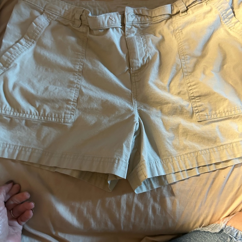 Patagonia Women's Light Khaki Utility Shorts Outdoor